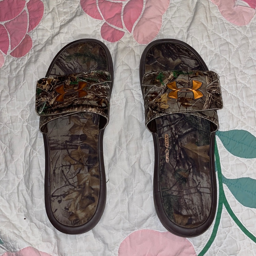 Camouflage Under Armor slides